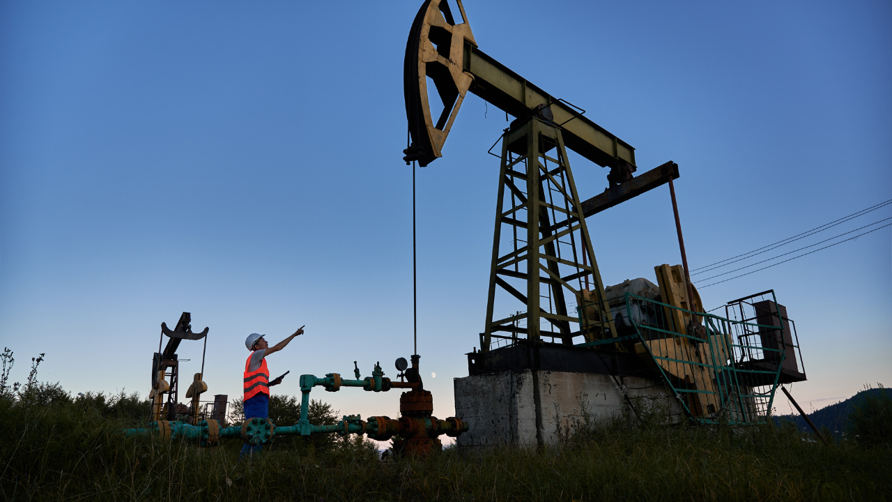 Ações despencam e petróleo passa de US$ 100 após Trump prometer continuar atacando o Irã