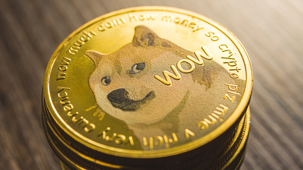 Dogecoin sob pressão: risco de rompimento de baixa aumenta, uma queda mais forte está prestes a acontecer?