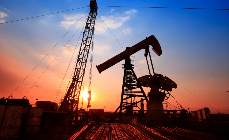 Ações caem enquanto petróleo sobe
