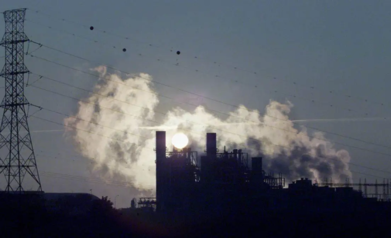 Gás natural nos EUA recua com clima e dados de armazenamento