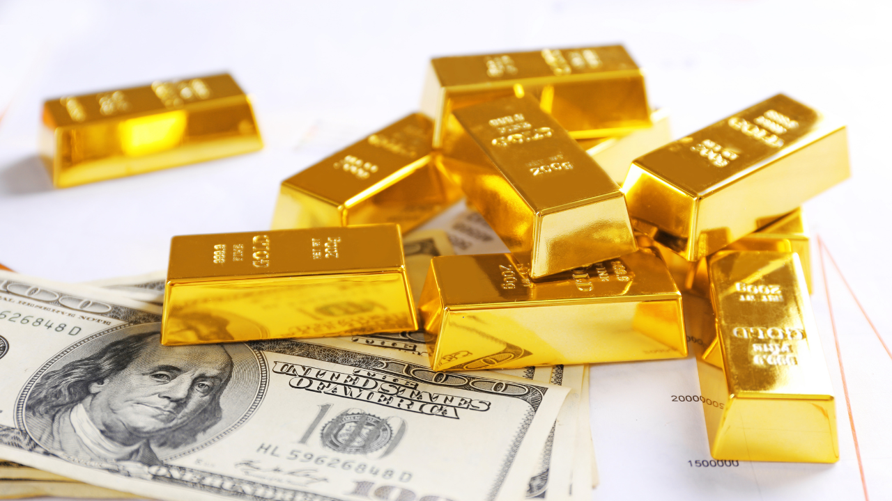 Ouro e prata caem com fortalecimento do dólar