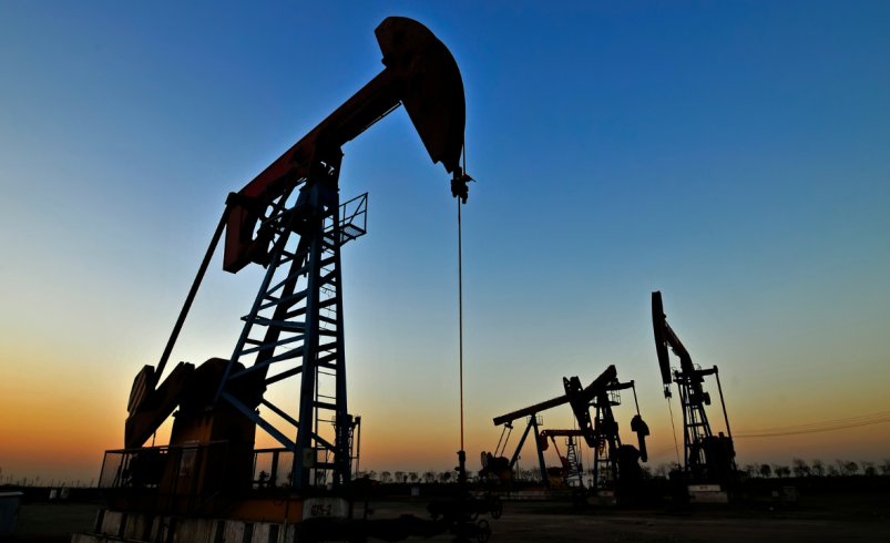 Petróleo volta a níveis pré-guerra enquanto risco de escassez perde força