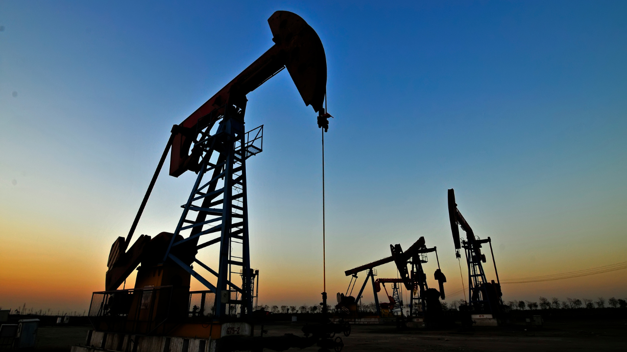 Petróleo volta a níveis pré-guerra do Irã