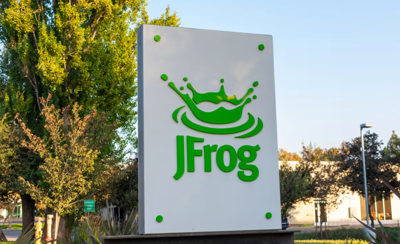 Ações da JFrog sobem após lançamento do Traffic Controller e integrações com plataformas SASE para bloquear pacotes de software maliciosos