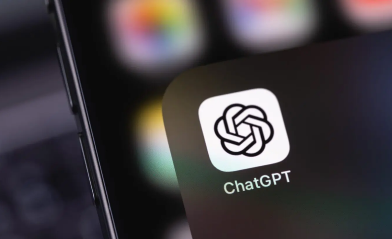 ChatGPT Work e Outlook enfrentam falhas simultâneas enquanto OpenAI e Microsoft buscam correções