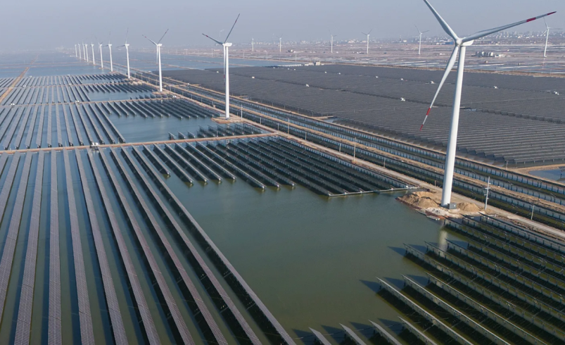 Índia descobre que sua independência energética depende de uma cadeia de baterias que ainda não controla