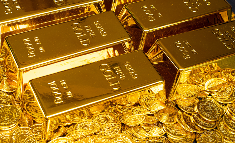 Ouro sobe quase 10% em agosto, mas nova ameaça de juros altos testa a força do rali