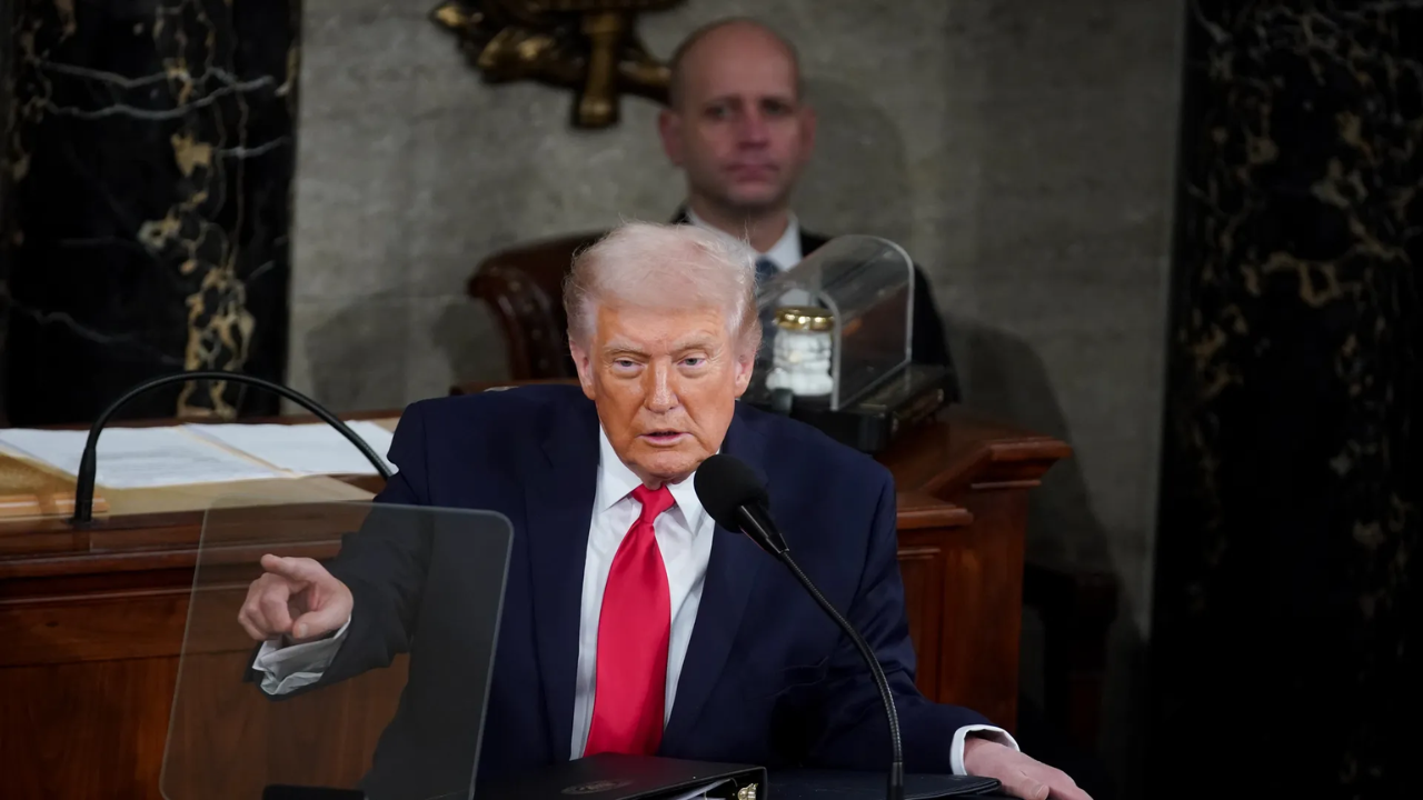Petróleo volta ao centro da crise após impasse em Hormuz e nova declaração de Trump